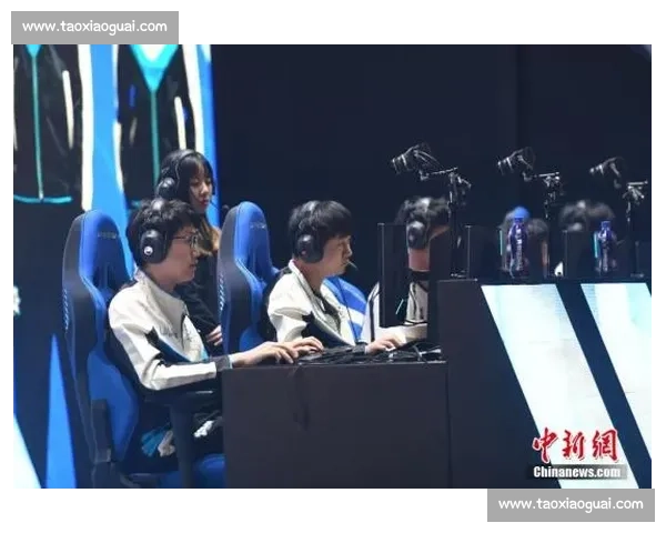 走进电竞黄金年代，训练营的汗水与荣耀，你看懂了吗