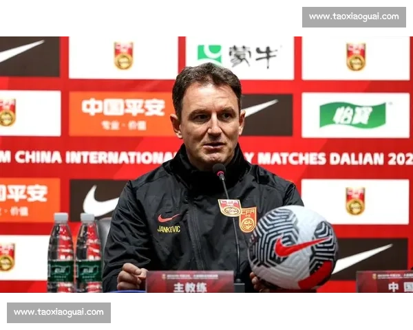 战术板上的秘密！2026世界杯官方视频，教练的智慧结晶！